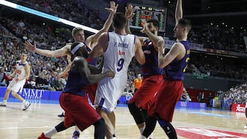 Madrid, Bar?a, Baskonia y Unicaja se re¨²nen para estudiar su marcha de la ACB