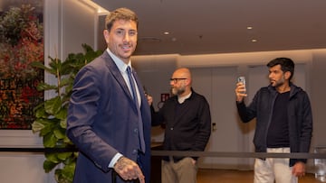 19/02/24 PREVIA CHAMPIONS LEAGUE
INTER DE MILAN - ATLETICO DE MADRID
LLEGADA AL HOTEL EN MILAN TRAJE OFICIAL OJSE MARIA GIMENEZ