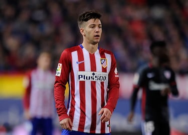 Veinte millones de euros pagó el Atlético de Madrid al Villarreal en al temporada 15/16 para fichar al mediapunta nacido en Argentina. Además ha pasado grandes equipos como el Sevilla FC, Valencia CF, Fulham o Sporting Lisboa. En la temporada 20/21 llegó a la Saudi Pro League cuando recaló en el Al-Hilal SFC.