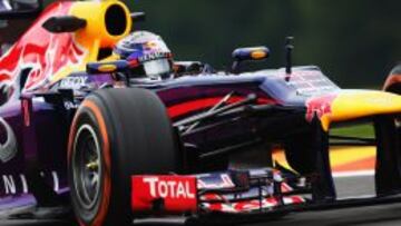 Vettel fue el más rápido pese al reventón de su Pirelli trasero derecho.