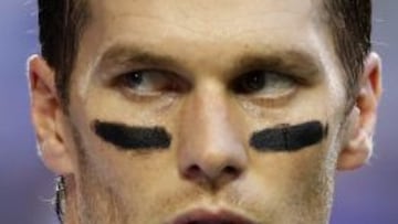 Los problemas se acumulan para el quarterback de los Patriots, Tom Brady.