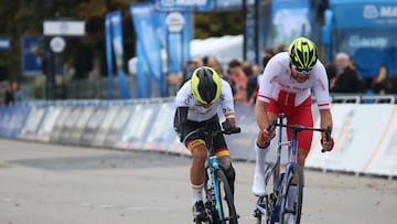 El ciclista español Ricardo Ten se impone al polaco Zbigniew Maciejewski en la prueba de fondo de la clase C1 masculina en los Mundiales de Ciclismo y Paraciclismo en Ruta de Zúrich 2024.