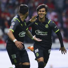 Macías ya tiene fecha de regreso con Chivas