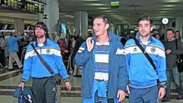 <b>RUMBO A PAMPLONA. </b>Tote, Delibasic y Portillo, ayer, en el aeropuerto de El Altet antes de partir hacia Pamplona.