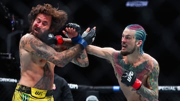 MIAMI, FLORIDA - MARCH 09: Sean O'Malley punches Marlon Vera of Ecuador during their bantamweight bout at UFC 299 at Kaseya Center on March 09, 2024 in Miami, Florida. Megan Briggs/Getty Images/AFP (Photo by Megan Briggs / GETTY IMAGES NORTH AMERICA / Getty Images via AFP)