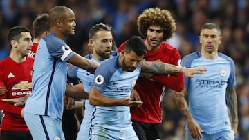 Imagen del último derbi de Manchester disputado en la Premier League entre el City y el United.