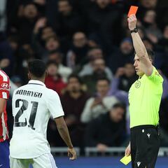 Los doble raseros del árbitro y los fracasos en enero