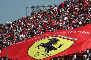 Los tifossi no fallaron a su cita en el GP de la Emilia Roma?a. El circuito de Enzo y Dino Ferrari en ?mola.