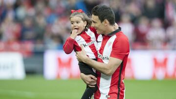 Aritz Aduriz enters into Athletic Bilbao folklore