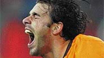 <b>AMENAZA</B>. Van Nistelrooy es la mayor amenaza si toca Holanda.
