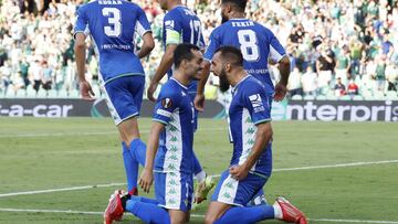 Borja Iglesias, junto a Juanmi.