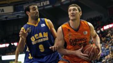 Romdhane defiende a Lishchuk.