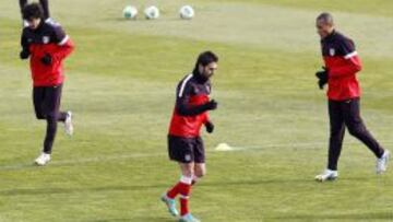 Los futbolistas colchoneros volvieron a trabajar en el Cerro del Espino.