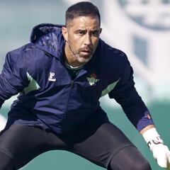 Claudio Bravo asusta en el Betis y se ponen en alerta en la Roja