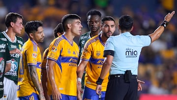 during the 8th round match between Tigres UANL and Leon as part of the Liga BBVA MX, Torneo Apertura 2025 at Universitario Stadium, on September 13, 2025 in Monterrey, Nuevo Leon, Mexico.