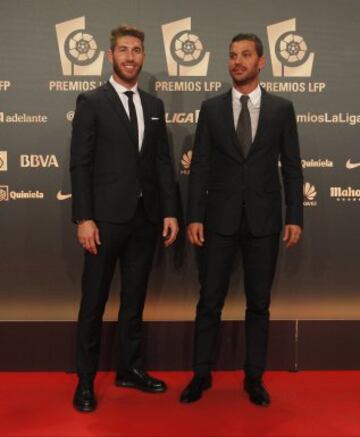 Sergio junto a su hermano René, que es además su representante, en los Premios de la LFP donde se llevaría el galardón al mejor defensa de la liga española.