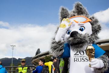 Zabivaka llegó desde Rusia a El Campín para despedir a la Selección Colombia