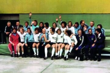 El equipo de Alemania posando con el trofeo.