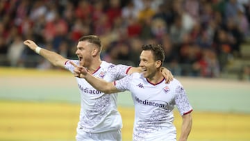 Arthur celebra su gol al Cagliari.