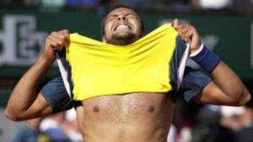 Tsonga celebra su triunfo sobre Federer.