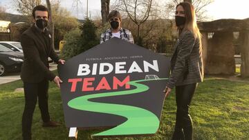 Koikili Lertxundi con su candidatura Bidean Team.