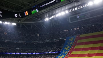 Emotivo minuto de silencio en el Santiago Bernabéu en memoria de todas las víctimas a causa de la DANA en Valencia.