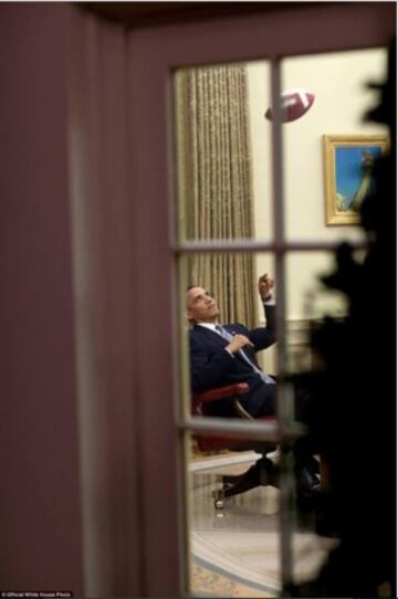 ? Official White House Photo by Pete Souza
https://www.flickr.com/photos/whitehouse/