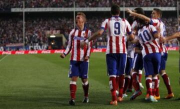 Los jugadores celebran el 2-1 de Griezmann. 