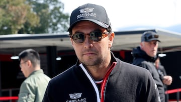 Sergio Pérez en el paddock del GP de China.