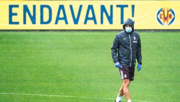 Javi Calleja, entrenador del Villarreal, durante un entrenamiento de la pasada semana. 