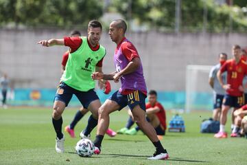 Azpilicueta y Thiago 
