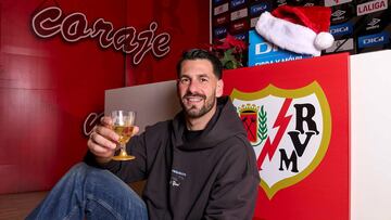 20/12/24 ENTREVISTA A AUGUSTO BATALLA EN LA CIUDAD DEPORTIVA DE VALLECAS COPA NAVIDAD BRINDIS CAVA