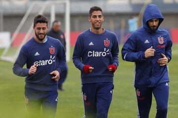 Debutó en la U el 15 de mayo de 2014 por Copa Chile, en el empate 1-1 con Audax Italiano.