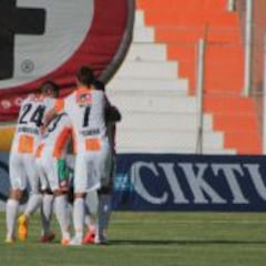 Cobresal vence a Wanderers y trepa a los primeros lugares