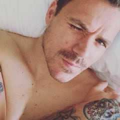 Dani Martín es suplantado en Tinder y hasta Casillas se queda descolocado