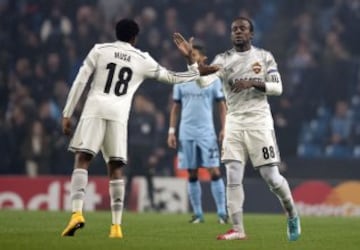 Seydou Doumbia del CSKA celebrando su gol 