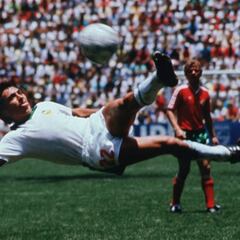 Gol de Manuel Negrete es votado como el mejor de la historia del Mundial