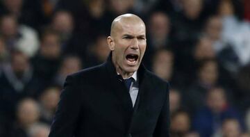 Football Soccer - Real Madrid v Napoli - UEFA Champions League Round of 16 First Leg - Estadio Santiago Bernabeu, Madrid, Spain - 15/2/17 Real Madrid coach Zinedine Zidane