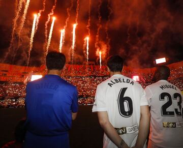 Fuegos artificiales en Mestalla para poner punto y final a la fiesta. 