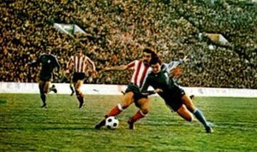 El 16 de marzo de 1977 el Atlético de Madrid tenía que remontar el 2-1 de la ida al Levski Sofia en los cuartos de final de la Recopa de Europa. Los rojiblancos ganaron 3-1 en el Calderón con Rubén Cano (2) y Leal de goleadores. 
 