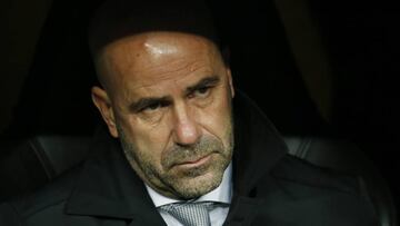Peter Bosz, técnico del Borussia Dortmund.