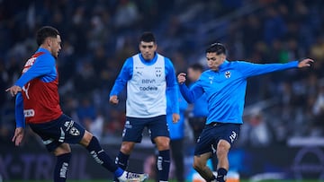 Lucas Ocampos and Gerardo Arteaga of Monterrey during the Semifinal second leg match between Monterrey and Atletico de San Luisas part of the Liga BBVA MX, Torneo Apertura 2024 at BBVA Bancomer Stadium on December 07, 2024 in Monterrey, Nuevo Leon, Mexico.