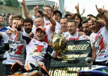 Marc Márquez empezó de forma soberbia la temporada 2014 con diez victorias en las primeras diez fechas, de forma que se convirtió en el tercer piloto en lograr tal hazaña en la categoría reina, después de Mick Doohan y Giacomo Agostini. En el GP de Valencia, última carrera del año, rompe el récord de Doohan al conseguir su victoria decimotercera en la categoría reina en una sola temporada. Después de dos carreras con resultados malos en Misano y Aragon, Márquez logró el bicampeonato de MotoGP al resultar segundo en Motegi, a falta tres jornadas para el final.