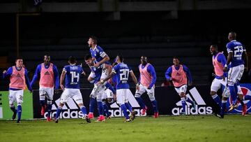 Los jugadores de Millonarios celebrando el gol de Matías De Los Santos que le dio la victoria sobre Patriotas por Liga Águila I-2018