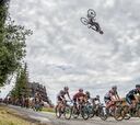 Backflip sobre el pelotón en la Vuelta a Polonia