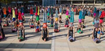 Acroyoga en las calles de Tel Aviv