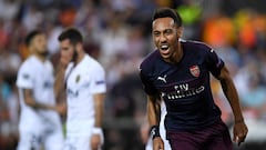 Aubameyang treble sends Arsenal into Europa League final