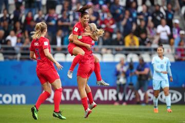 Estados Unidos demostró porque es el campeón del mundo y máximo favorito a llevarse el título en Francia. Alex Morgan fue la gran figura con cinco anotaciones. 