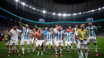 LUSAIL CITY, QATAR - DECEMBER 09: Argentina players celebrate after winning the FIFA World Cup Qatar 2022 quarter final match between Netherlands and Argentina at Lusail Stadium on December 9, 2022 in Lusail City, Qatar. (Photo by Sebastian Frej/MB Media/Getty Images)