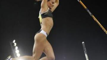 Isinbáyeva batió su récord mundial con 5,06